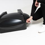 Loutd_musegg Digital High End Speaker Unpacking Schritt 1: Öffne den Reißverschluss des musegg.70 Transportkoffers. 